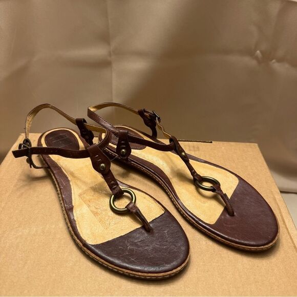 Frye Mary Harness Leather t strap Sandals 8.5 Brown Flat Thong Ring bohemian - Picture 2 of 10